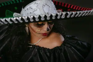 femme fête des morts